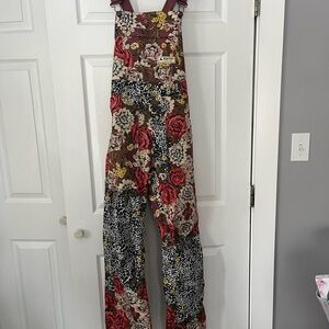 Burton Avalon cheetah floral bibs